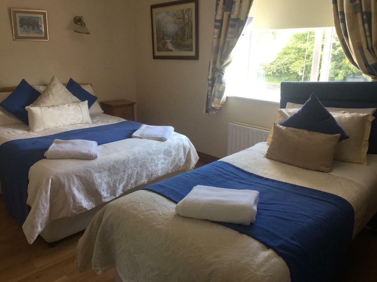 Teach Na Coiribe B&B Castlegar Bagian luar foto